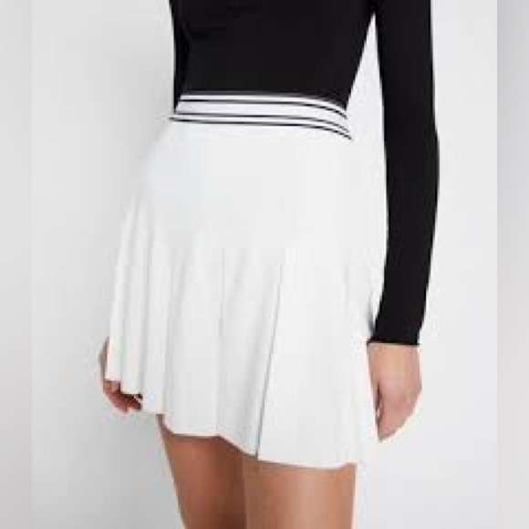 Tory Burch Dresses & Skirts - NWT – Tory Burch Box Pleat Tech Knit Tennis Skirt – Size X-Large